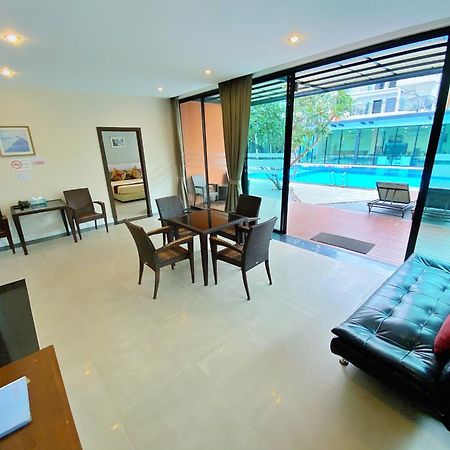 Villa Navin Jomtien Beach Esterno foto