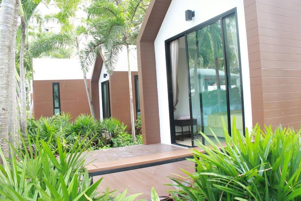 Villa Navin Jomtien Beach Esterno foto