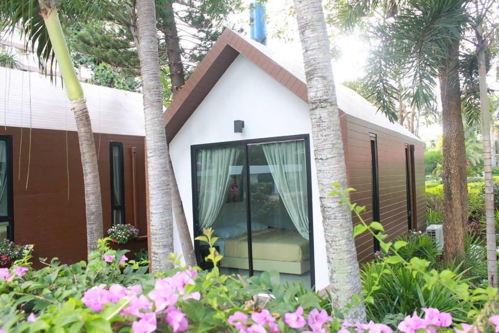 Villa Navin Jomtien Beach Esterno foto