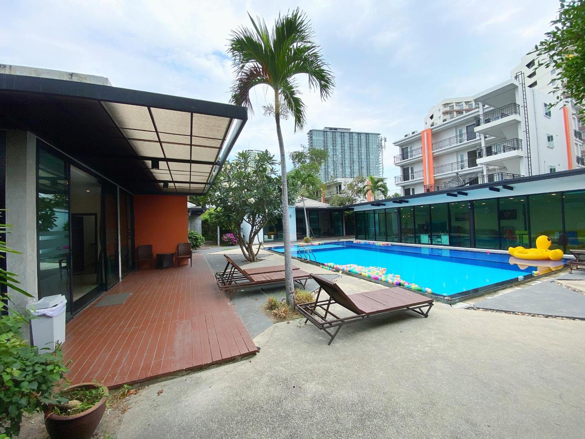 Villa Navin Jomtien Beach Esterno foto