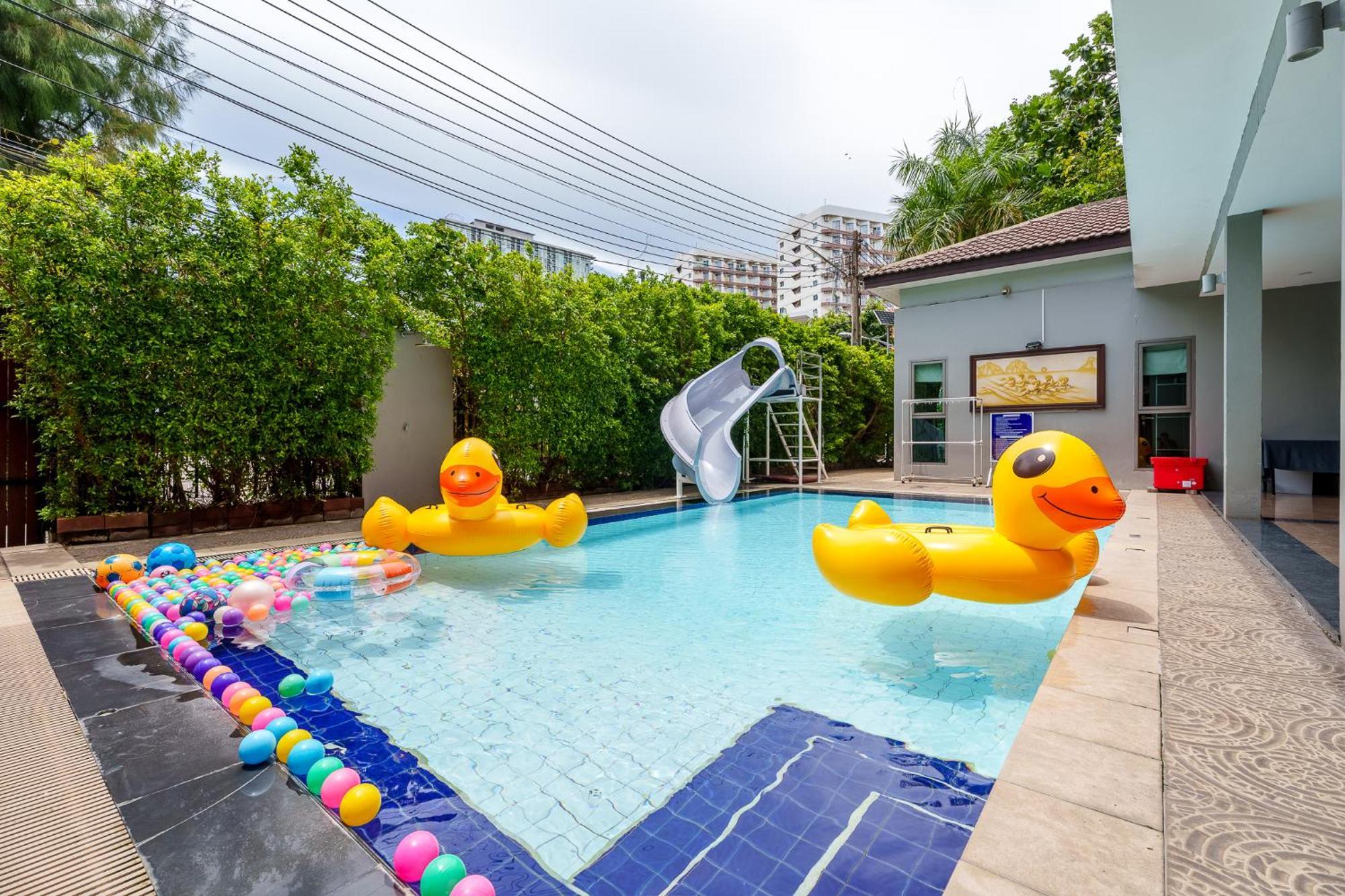 Villa Navin Jomtien Beach Esterno foto
