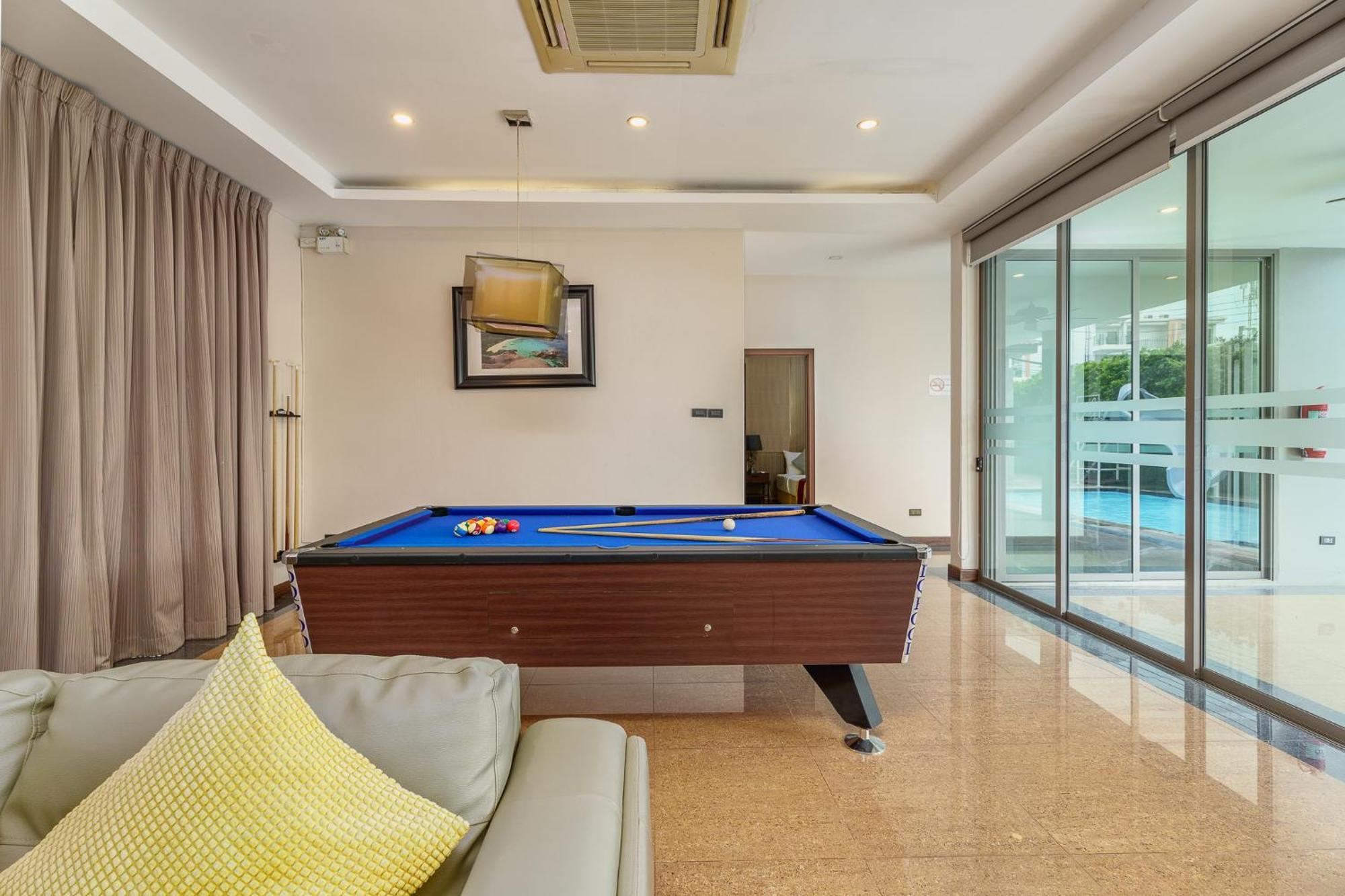 Villa Navin Jomtien Beach Esterno foto