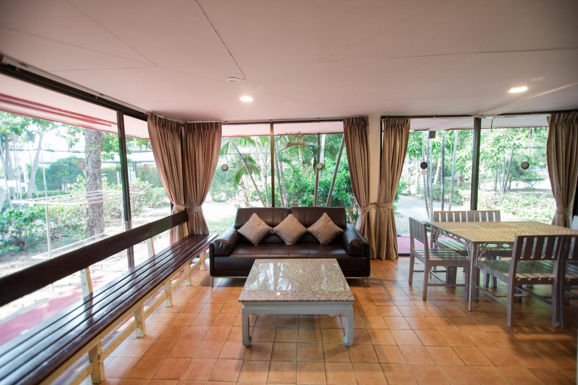 Villa Navin Jomtien Beach Esterno foto