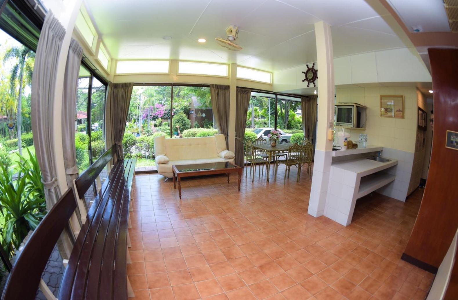 Villa Navin Jomtien Beach Esterno foto