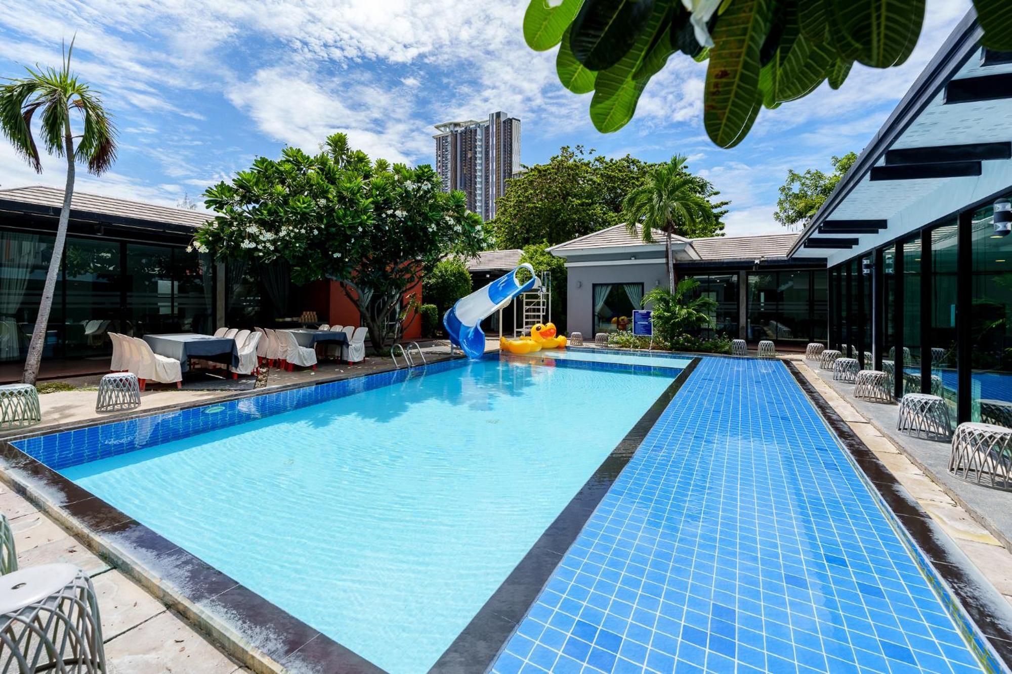 Villa Navin Jomtien Beach Esterno foto