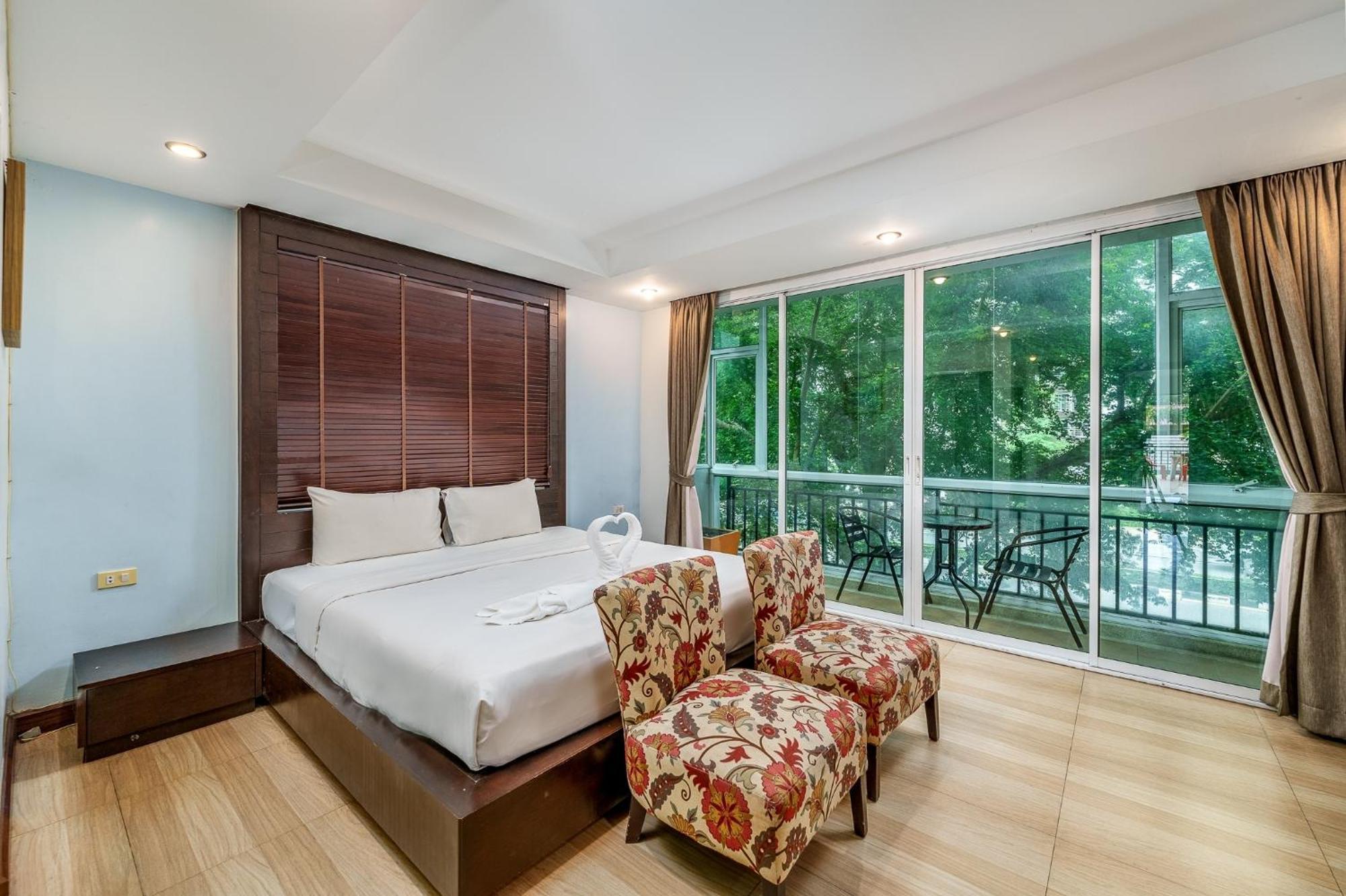 Villa Navin Jomtien Beach Esterno foto