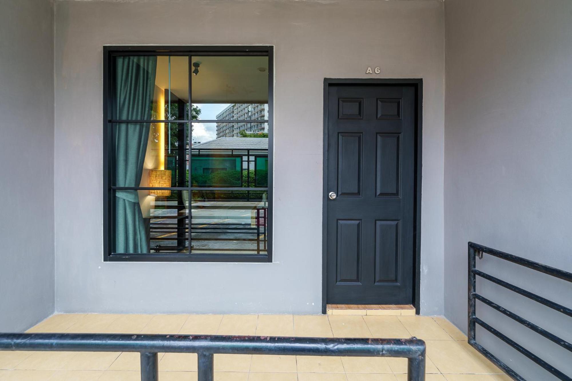 Villa Navin Jomtien Beach Esterno foto