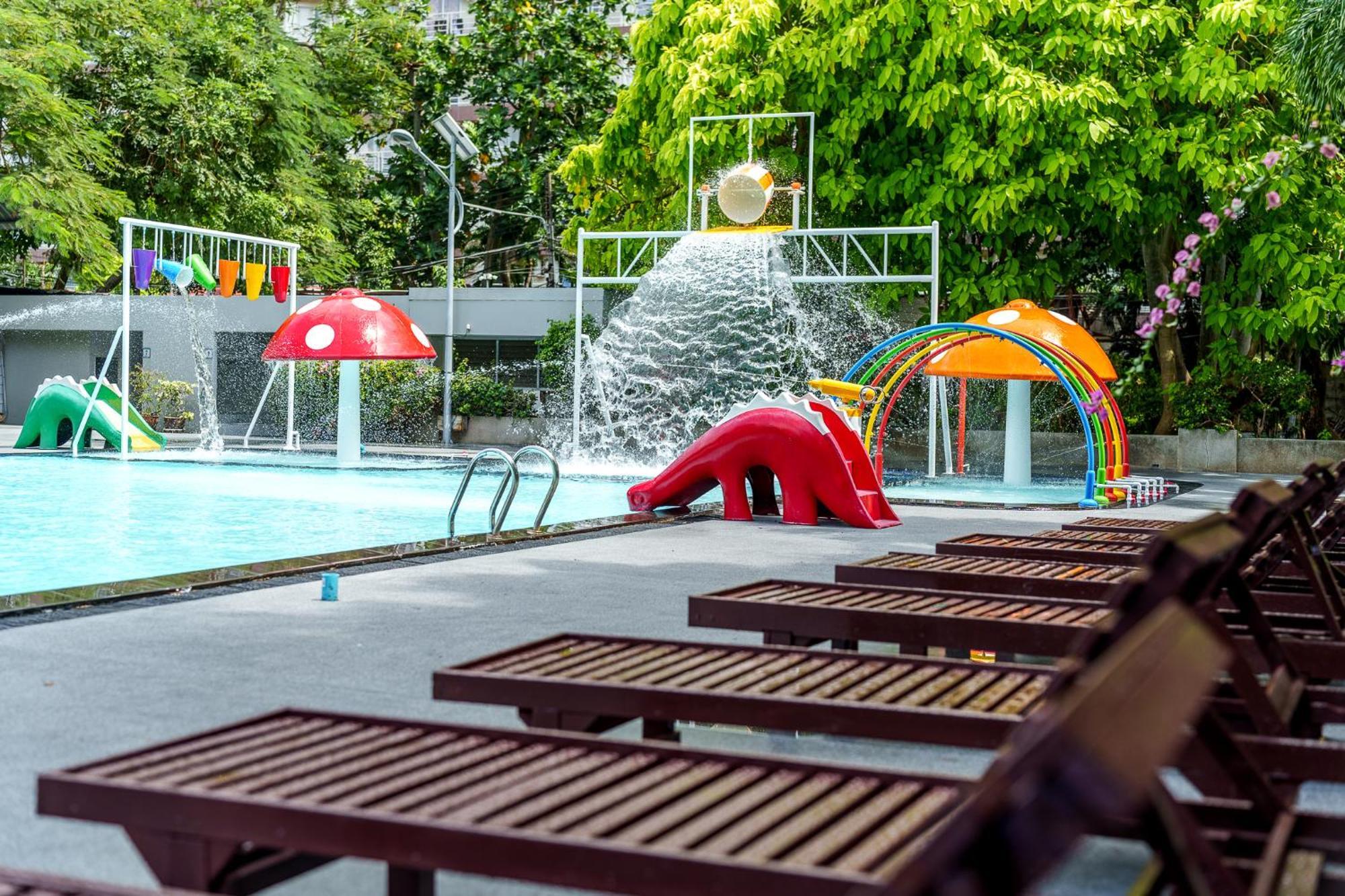 Villa Navin Jomtien Beach Esterno foto