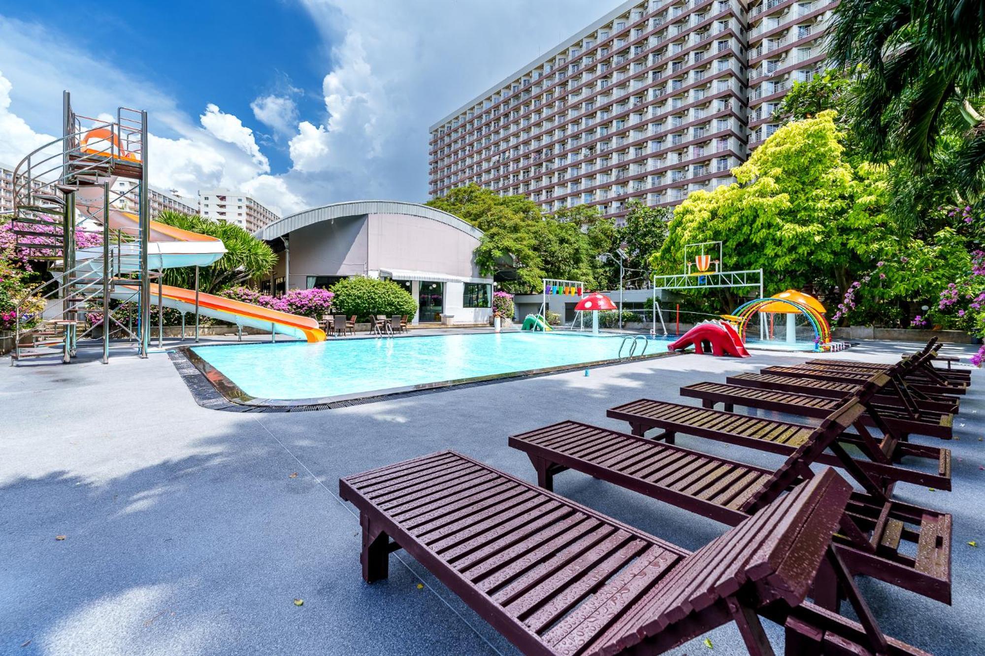 Villa Navin Jomtien Beach Esterno foto