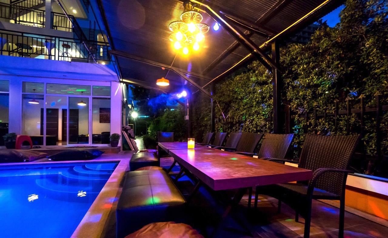 Villa Navin Jomtien Beach Esterno foto
